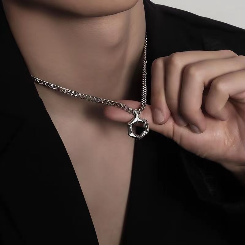 CLAVICLE CHAIN